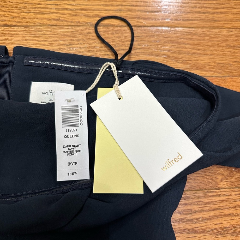 Aritzia Effortless Pant & Queens Top Set - Picture 5 of 15